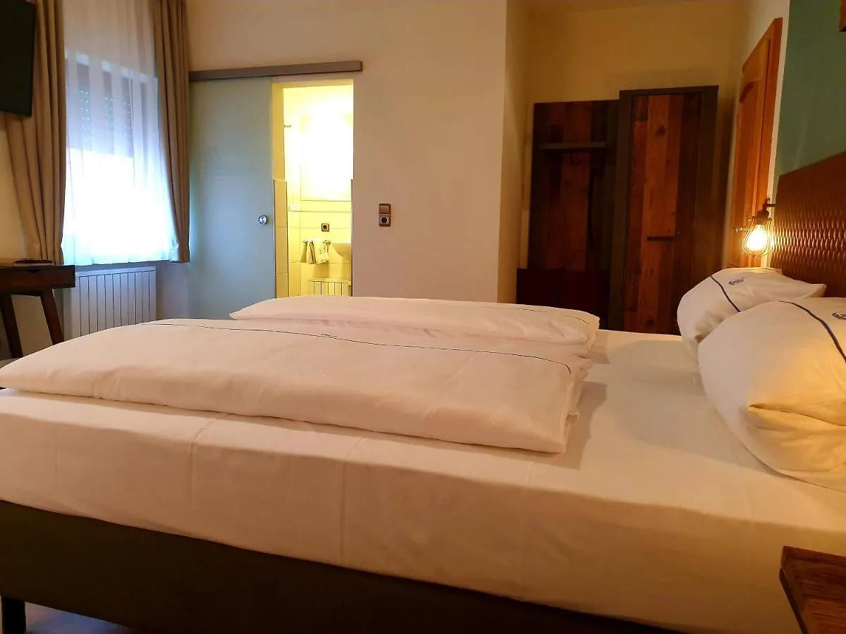Hotel Gasthof Zum Schwan Steinsfeld Maison d'hôtes
