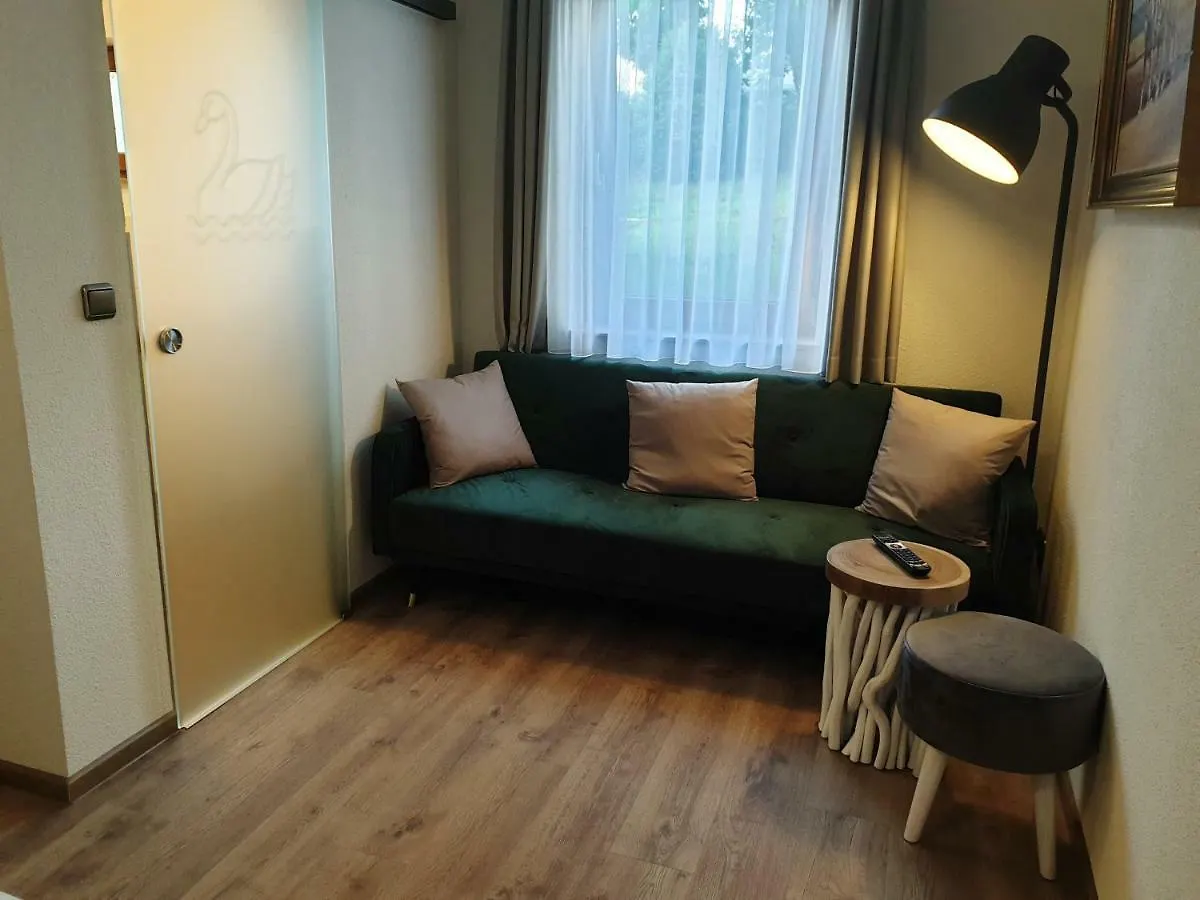 Gasthof Zum Schwan Guest House Steinsfeld
